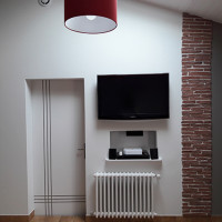 Peinture aspect velouté avec contraste et déco de la porte.